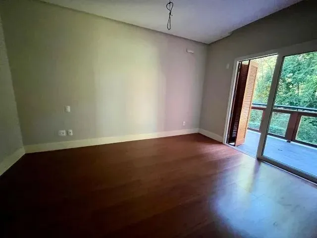 Imagem 11: Apartamento Alto Padrão À Venda em Gramado - Semi-Mobiliado - Abaixo do Preço De