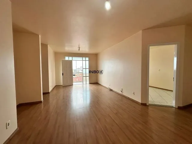 Imagem: Apartamento Amplo de 3 Quartos no Bairro