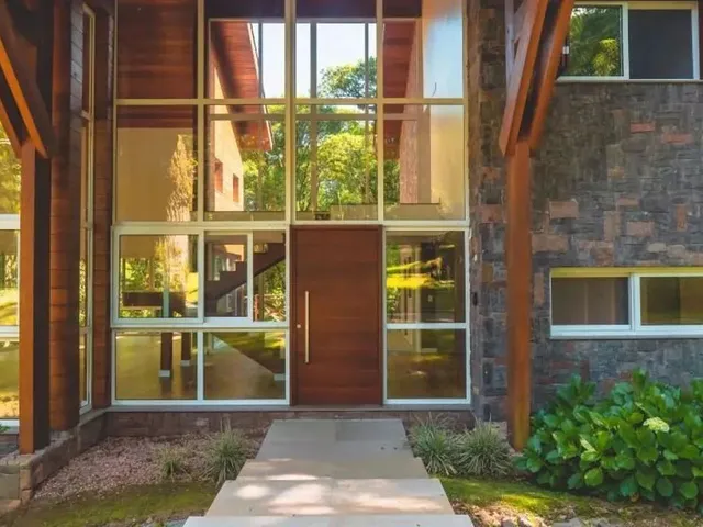 Imagem: Casa com 4 Dormitórios À Venda, 385 M²