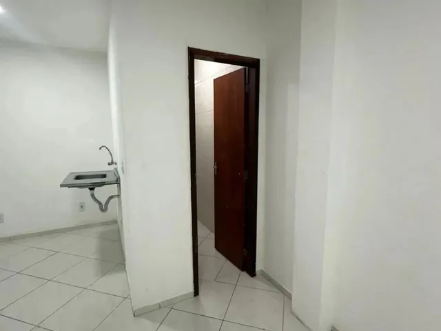Imagem: A kitnet possui 1 Banheiro, 32m² de Área e está