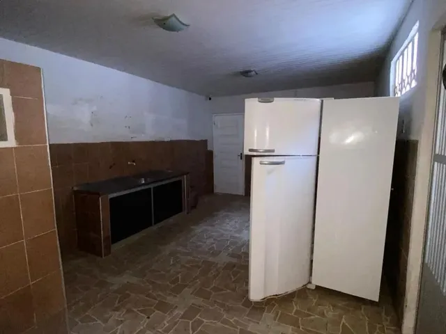 Imagem 2: Imóvel para Aluguel com 400 Metros Quadrados com 4 Quartos em Maraponga - Fortaleza - Ce
