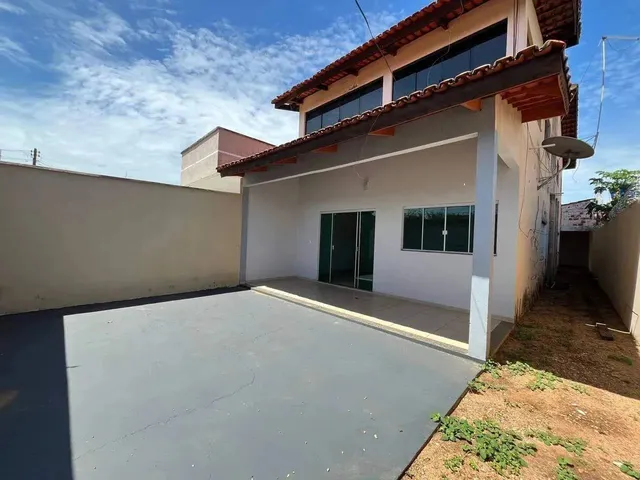 Imagem: Casa com 3 Quartos para Locação na Quadra