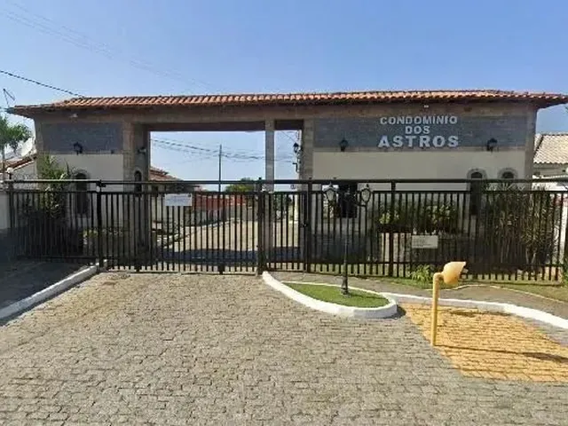 Imagem: Casa de Leilão em Pontinha / Araruama /