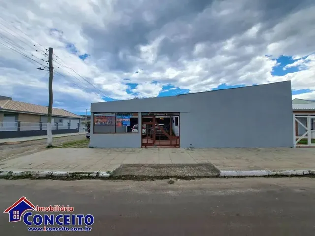 Imagem: C610 - 03 Residências Localizadas em Avenida
