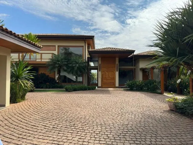 Imagem: Casa À Venda e para Alugar com 5 Suítes
