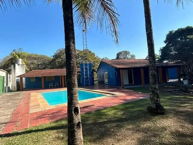 Imagem 1: Chácara À Venda em Campinas, Loteamento Chácaras Vale das Garças, com 4 Quartos, Com