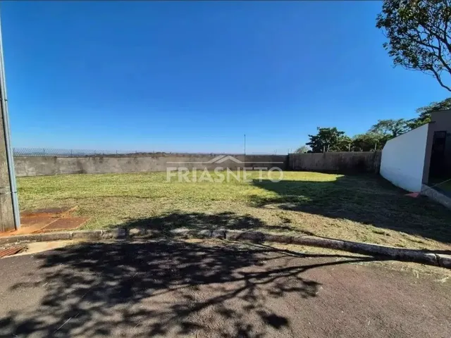 Imagem: Terreno À Venda Condomínio com Infraestrutura