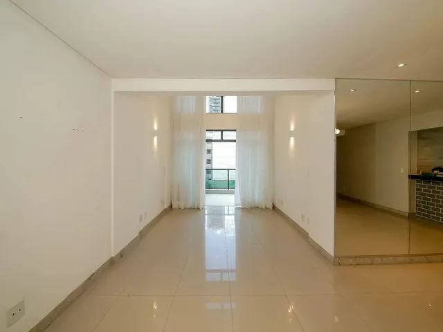 Imagem 10: 3 Quartos com Suíte, Área Externa e 3 Vagas no Centro para Locação