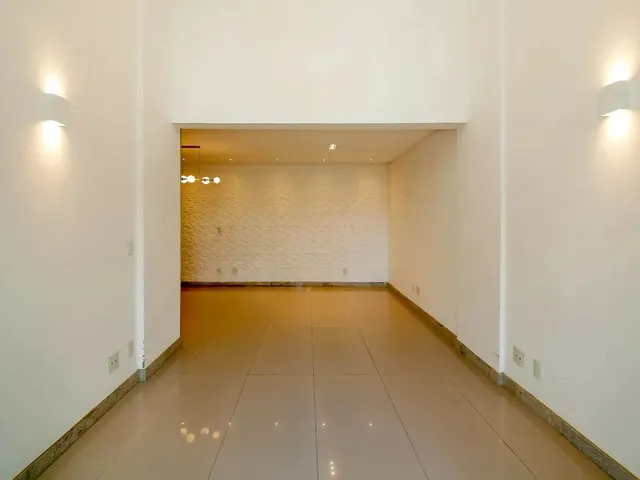 Imagem 12: 3 Quartos com Suíte, Área Externa e 3 Vagas no Centro para Locação
