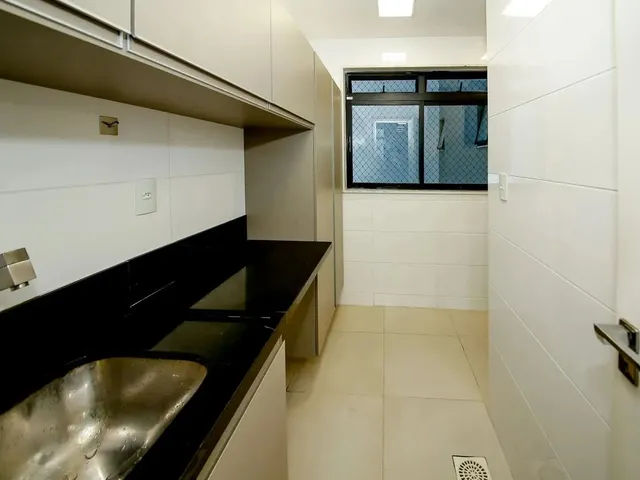 Imagem 3: 3 Quartos com Suíte, Área Externa e 3 Vagas no Centro para Locação