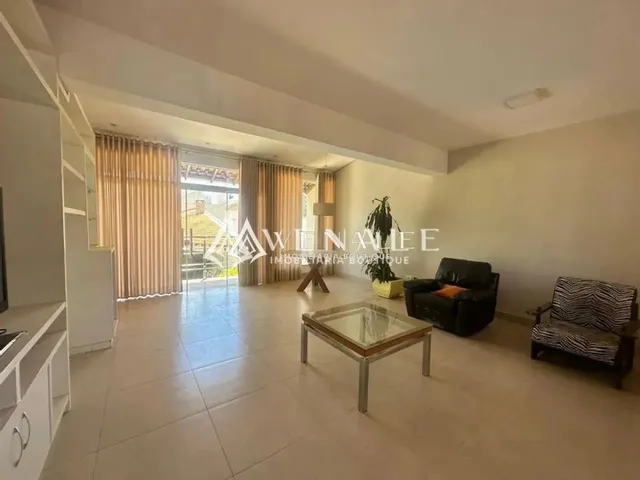 Imagem 2: Sobrado À Venda em Maringá, Zona 05, com 4 Quartos, com 420 M²
