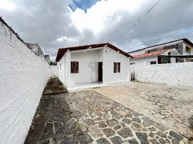 Imagem 14: Casa para Alugar com 02 Quartos no Bairro dos Ipês, em Excelente Localização