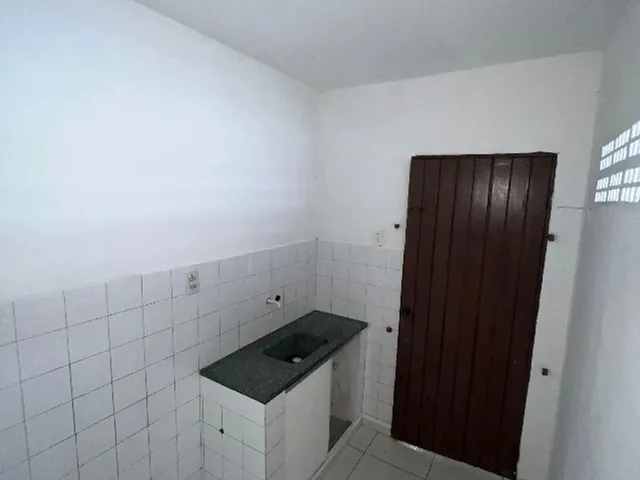 Imagem 2: Casa para Alugar com 02 Quartos no Bairro dos Ipês, em Excelente Localização