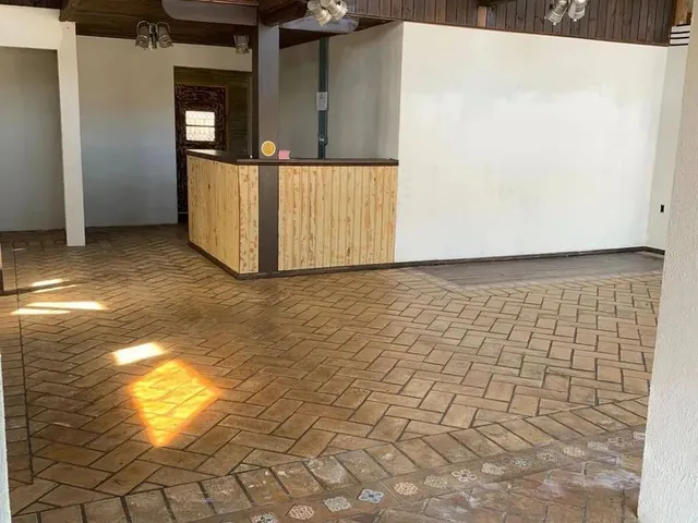 Imagem 3: Ampla Loja na Entrada da Garopaba / Sc