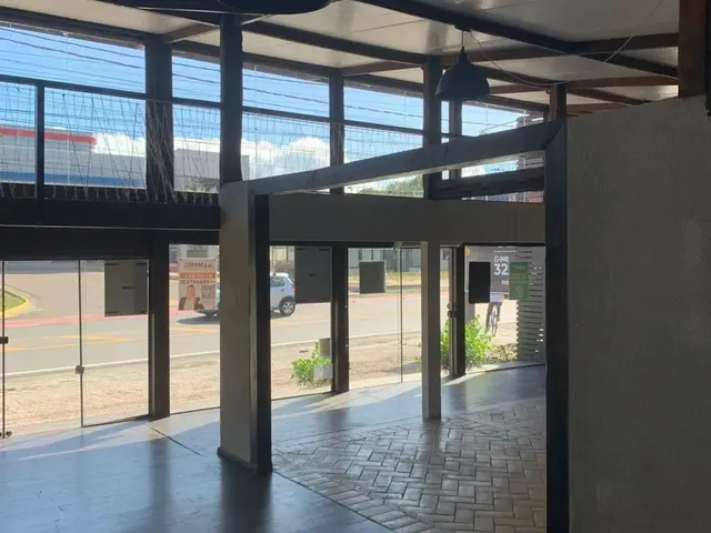 Imagem 8: Ampla Loja na Entrada da Garopaba / Sc