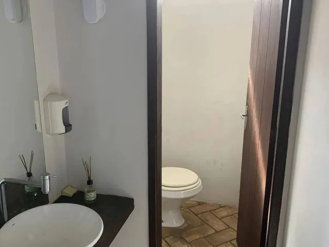 Imagem 2: Ampla Loja na Entrada da Garopaba / Sc