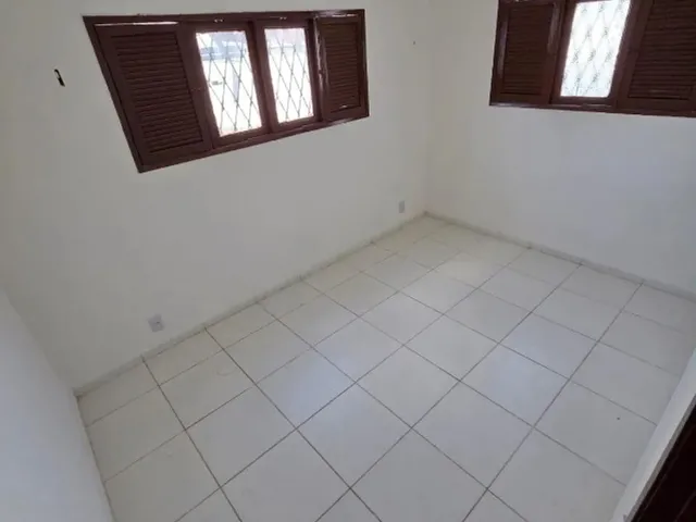 Imagem 7: Bancários - Alugo Casa Próximo Às Três Ruas! Amplo Espaço Externo