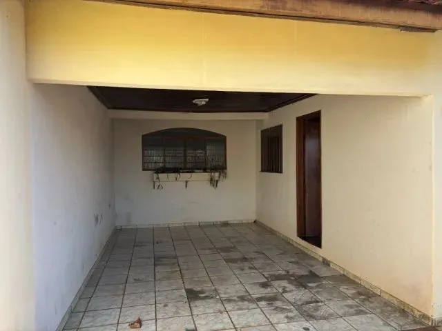 Imagem 4: Casa Térrea Ibiporã 3Q, 1B + Edícula C/ 1Q e 1B(Próx. Av. 19 Dezembro). 250M² De