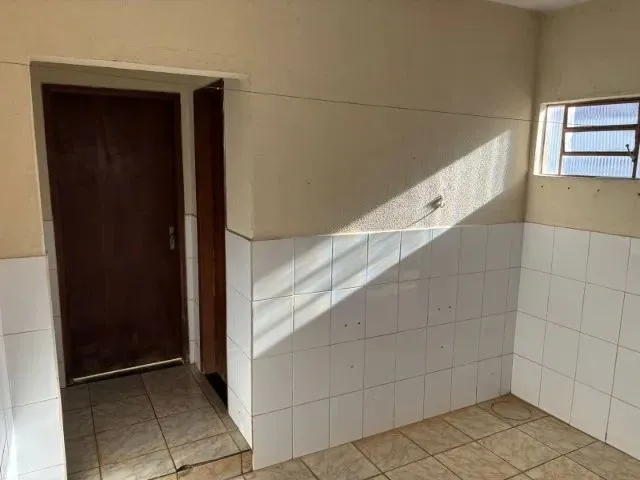 Imagem 5: Casa Térrea Ibiporã 3Q, 1B + Edícula C/ 1Q e 1B(Próx. Av. 19 Dezembro). 250M² De