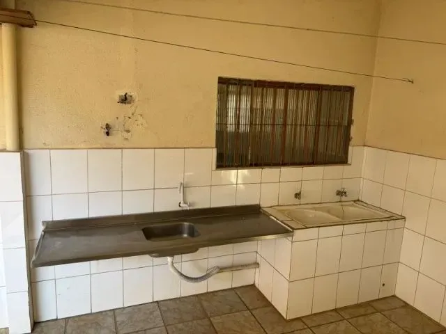 Imagem 8: Casa Térrea Ibiporã 3Q, 1B + Edícula C/ 1Q e 1B(Próx. Av. 19 Dezembro). 250M² De