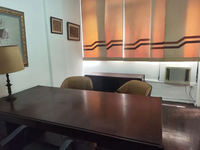 Imagem: Grupo de Salas no Centro do Rio