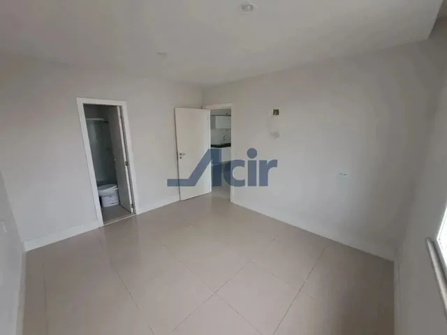 Imagem 8: Apartamento Dois Quartos com Duas Suítes, 65M² por R$ 2.850,00/Mês - Centro - Rio De