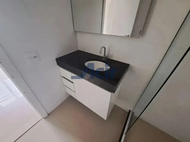 Imagem 15: Apartamento Dois Quartos com Duas Suítes, 65M² por R$ 2.850,00/Mês - Centro - Rio De