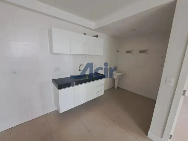 Imagem 2: Apartamento Dois Quartos com Duas Suítes, 65M² por R$ 2.850,00/Mês - Centro - Rio De