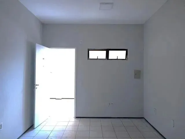 Imagem: Sala com 60M², 01 Banheiro, 01 Sala. Paralela