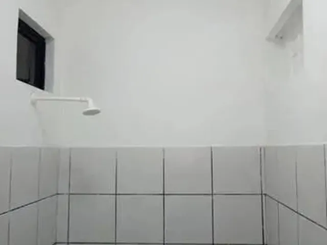 Imagem 10: Sala com 60M², 01 Banheiro, 01 Sala. Paralela a Av. Heráclito Graça, Bem Próximo Ao