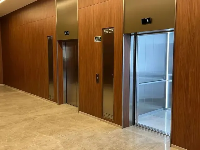 Imagem 6: Laje Comercial Galpão / depósito com 5 vagas na garagem