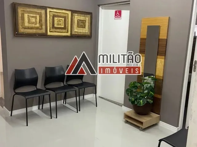 Imagem 12: Centro Comercial com 17 Salas À Venda