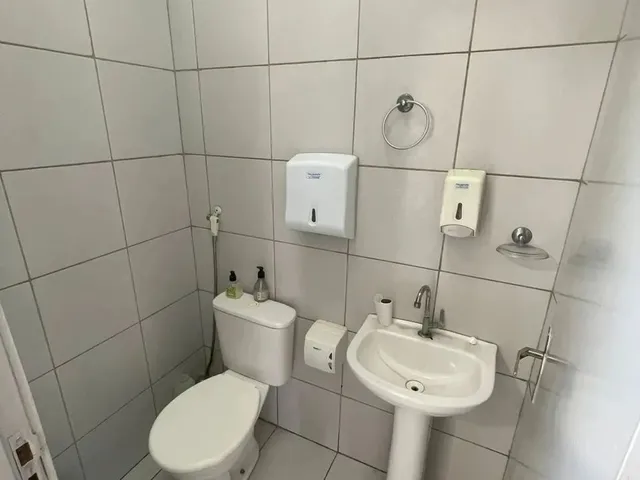 Imagem 2: Sala Comercial Pronta para Seu Consultório!