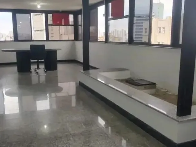 Imagem: Sala Comercial com Área de 388 Metros²