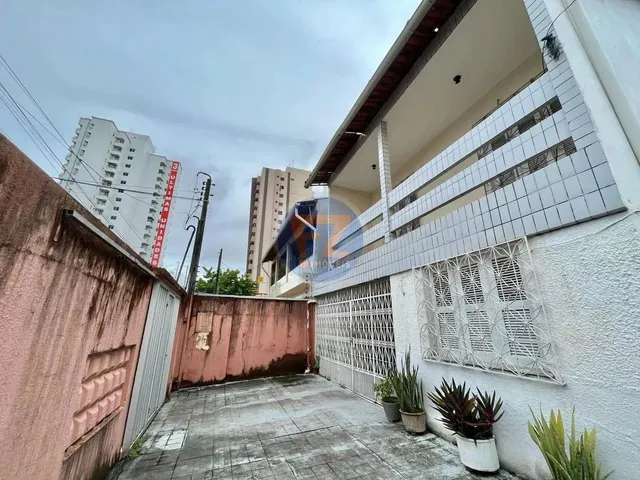 Imagem 8: Casa Comercial de Esquina em Corredor de Atividade