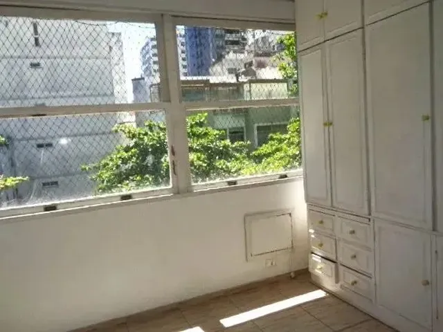 Imagem 2: Imóvel para Aluguel Possui 75 Metros Quadrados com 2 Quartos em Ipanema - Rio de Janeiro