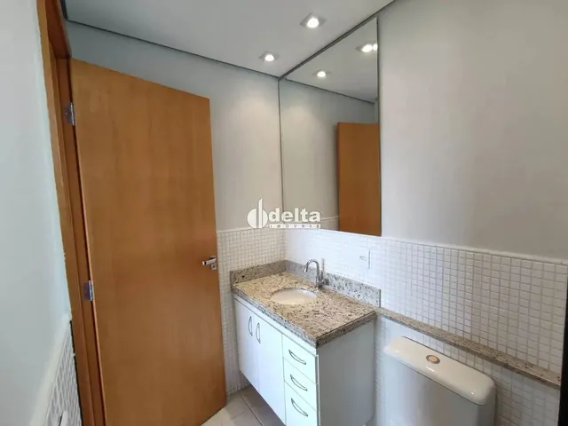 Imagem 12: Apartamento com 2 Quartos Sendo 1 Suíte, Disponível para Locação no Bairro Centro Em