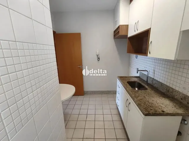 Imagem 3: Apartamento com 2 Quartos Sendo 1 Suíte, Disponível para Locação no Bairro Centro Em