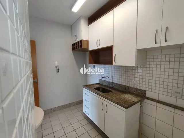 Imagem 8: Apartamento com 2 Quartos Sendo 1 Suíte, Disponível para Locação no Bairro Centro Em