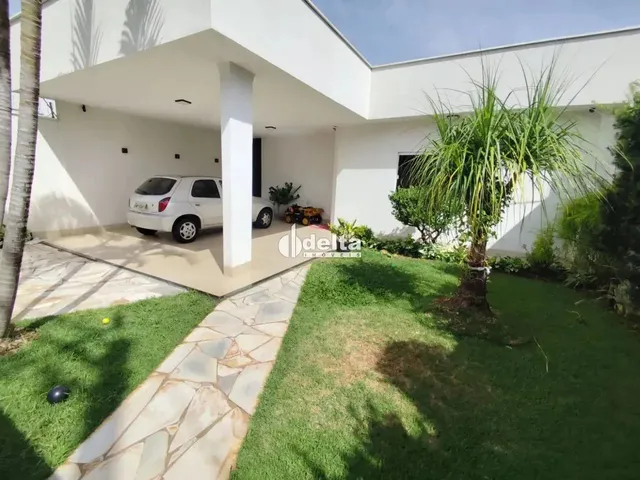 Imagem: Casa Residencial com 3 Quartos Sendo 1 Suíte