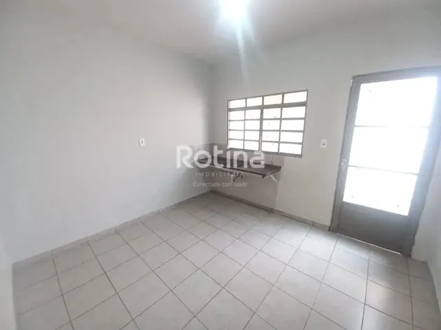 Imagem 2: Casa para Alugar, 2 Quartos, Segismundo Pereira - Uberlândia/Mg - Rotina Imobiliária