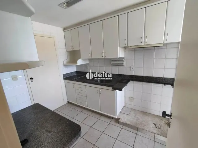 Imagem 3: Apartamento com 3 Quartos, Disponível para Locação no Bairro Copacabana Em