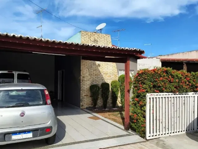 Imagem: Casa À Venda, 4 Quartos, 2 Suítes, 4 Vagas