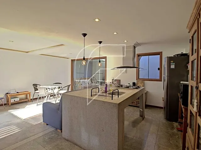 Imagem 10: Imóvel para Venda Possui 250 Metros Quadrados com 5 Quartos em Enseada Azul - Guarapari