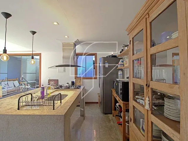 Imagem 16: Imóvel para Venda Possui 250 Metros Quadrados com 5 Quartos em Enseada Azul - Guarapari