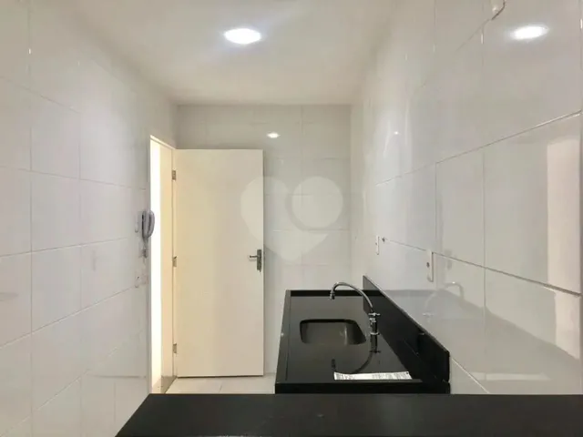 Imagem 2: Apartamento com 2 Quartos À Venda em Enseada Azul - Es