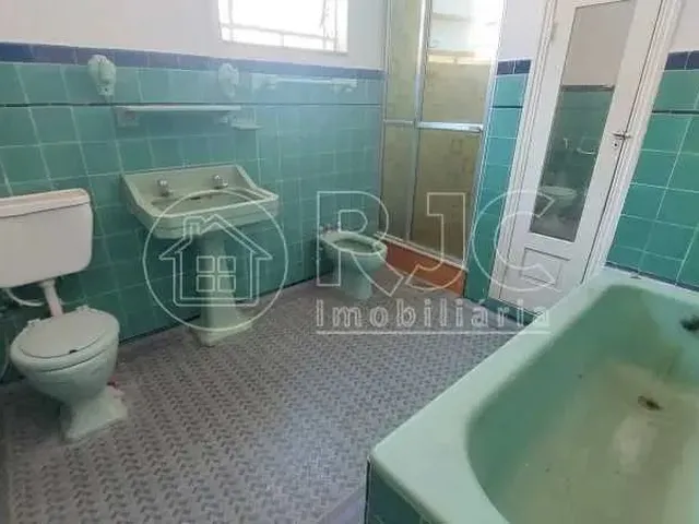 Imagem 2: Imóvel para Venda com 200 Metros Quadrados com 7 Quartos em Grajaú - Rio de Janeiro - Rj