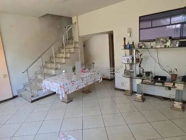 Imagem 2: Apartamento Tipo Casa - Rua Jorge Rudge (Vila Isabel). 2 Salas, 6 Quartos, Sendo 1 Suíte