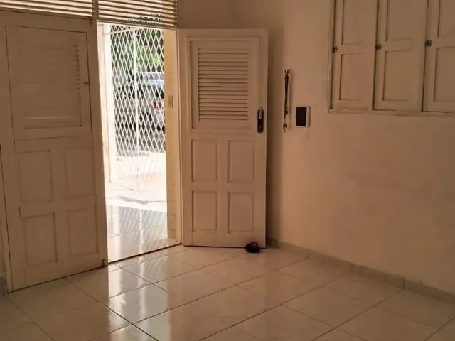 Imagem: A casa possui 4 Dormitórios, 2 Banheiros, Acomodam 30 pessoas