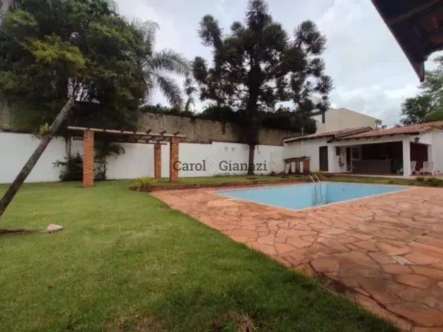 Imagem: A casa possui 3 Dormitórios, 1 Suíte, 3 Banheiros, 2
